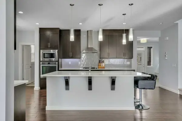 151 Stonemere GN, Chestermere, AB T1X 0S2