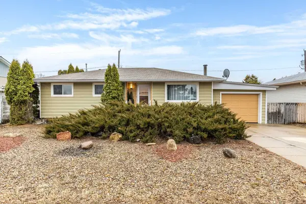 535 12 ST NW, Medicine Hat, AB T1A6R3