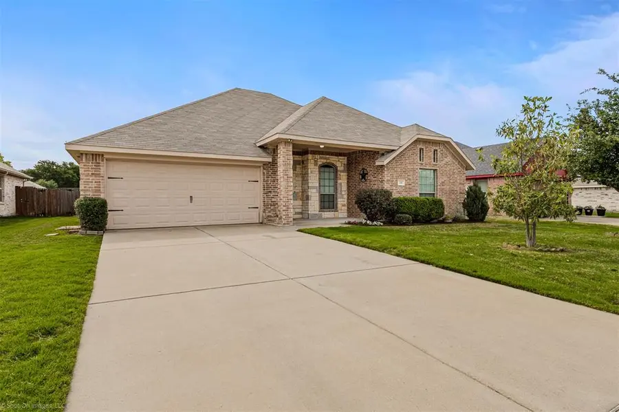 144 Birdsong Lane, Terrell, TX 75160