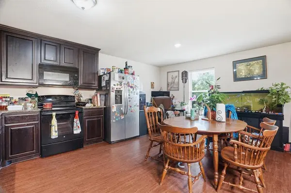 1812 Village Park Trail, Burleson, TX 76028