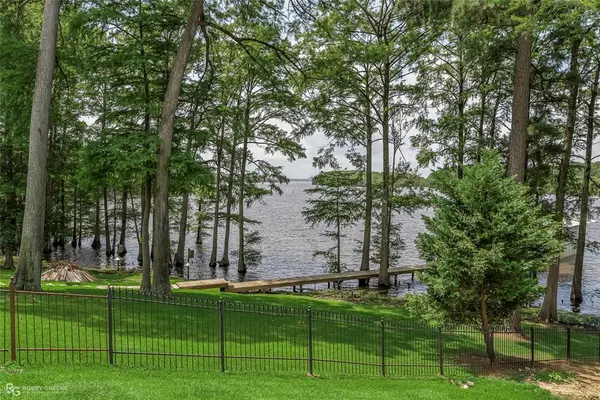 10865 Ferry Lake Road, Oil City, LA 71061