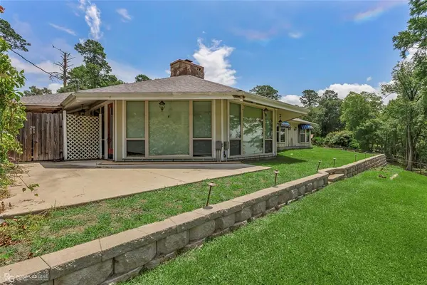 10865 Ferry Lake Road, Oil City, LA 71061