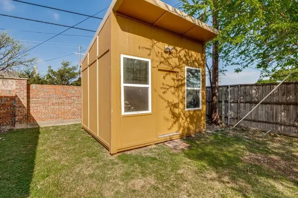 801 Lowe Drive, Cedar Hill, TX 75104