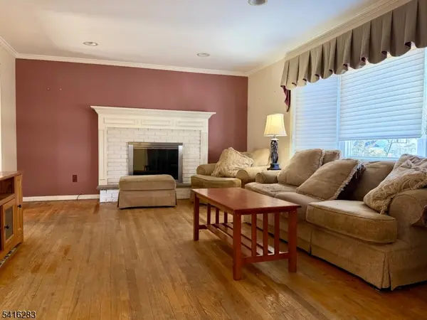 210 Burns Way, Fanwood Boro, NJ 07023