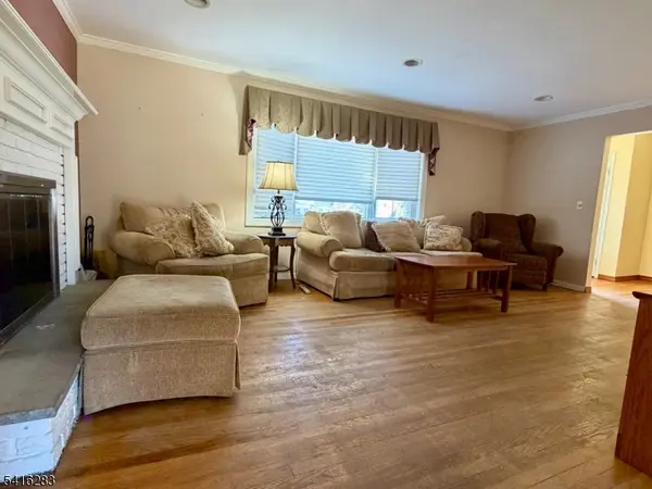 210 Burns Way, Fanwood Boro, NJ 07023