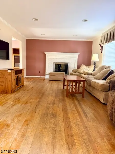 210 Burns Way, Fanwood Boro, NJ 07023