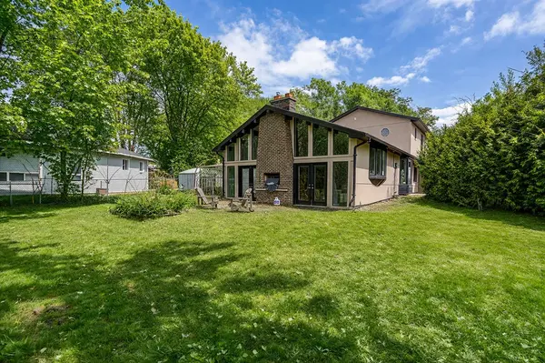 194 South Channel DR, Georgina, ON L4P 2N3