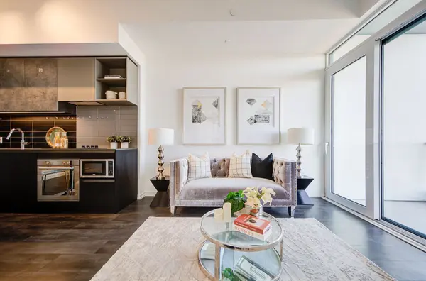 1000 Portage Pkwy #1712, Vaughan, ON L4K 0L1