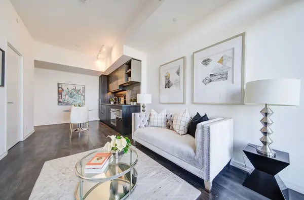 1000 Portage Pkwy #1712, Vaughan, ON L4K 0L1