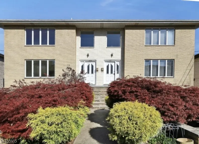 535 Orchard Ave, Palisades Park Boro, NJ 07650