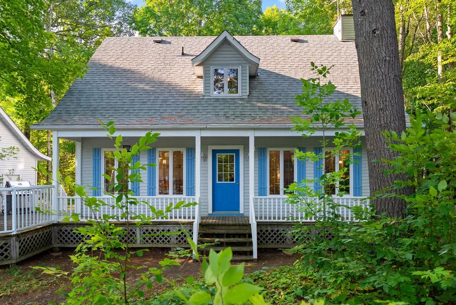 82 Rosebrugh RD, Greater Madawaska, ON K7V 3Z9