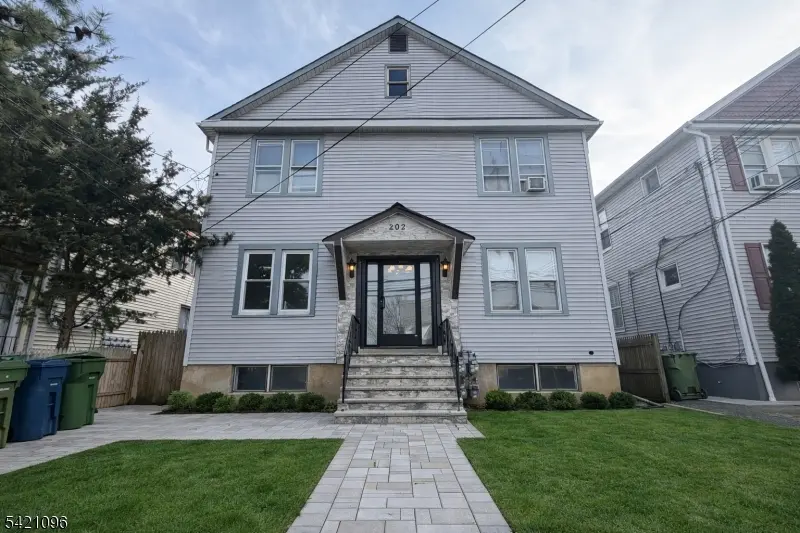 202 S Stiles St #1L, Linden City, NJ 07036