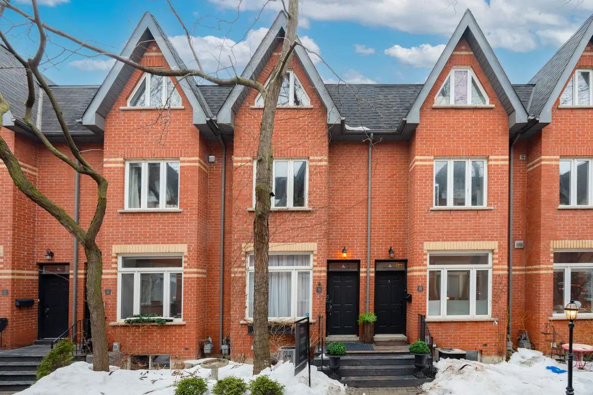 6 Old Trillium LN, Toronto C08, ON M5A 4T2