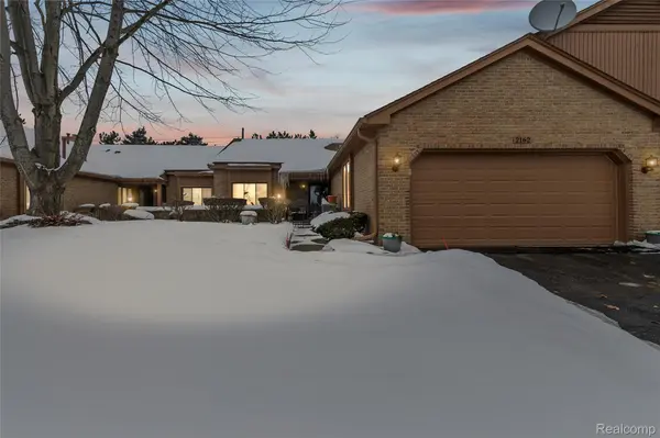 2162 London Bridge DR, Rochester Hills, MI 48307