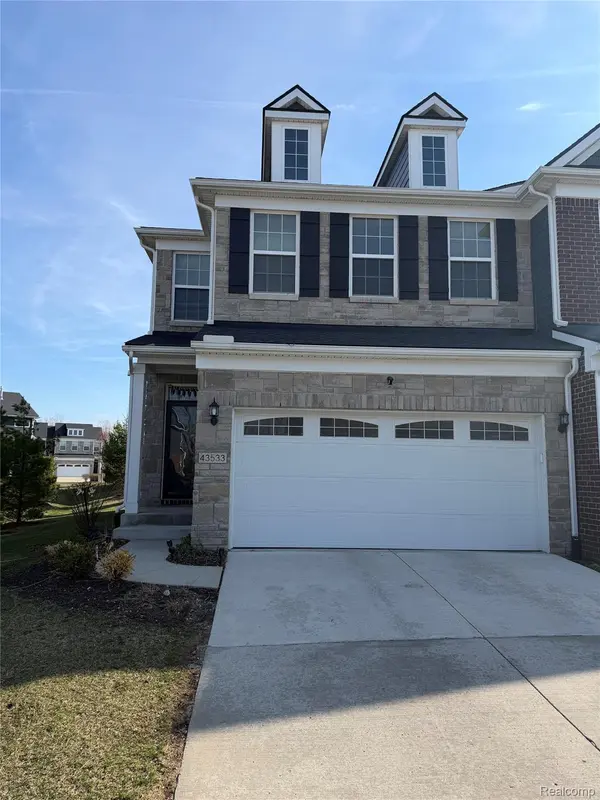 43533 Prospect, Novi, MI 48375