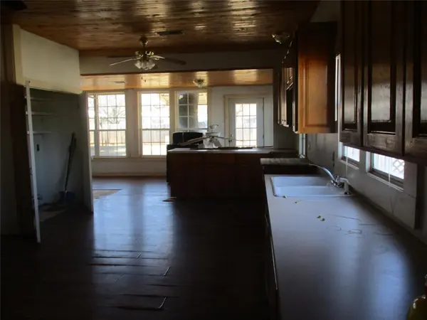 205 S Oaklawn, Eastland, TX 76448