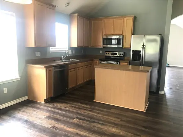 492 Northbrook Avenue, Oak Point, TX 75068