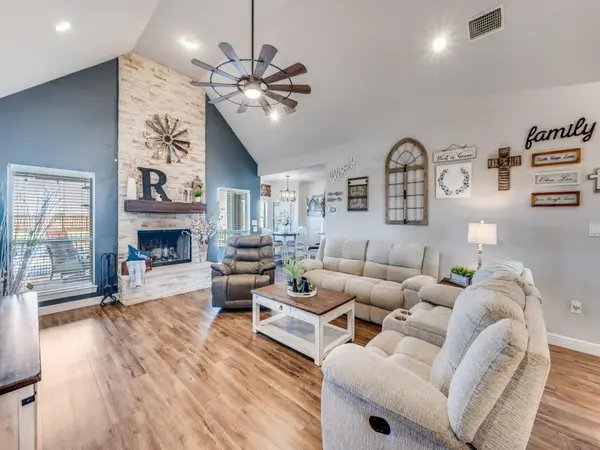 1195 Hog Town Road, Collinsville, TX 76233