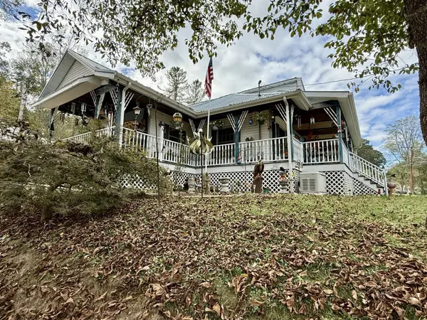 88 Front St,  Glouster,  OH 45732