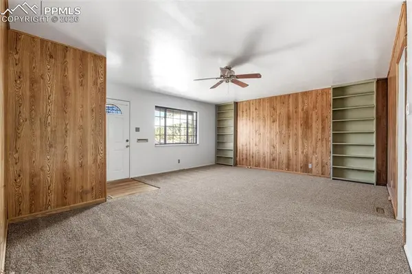 1505 Evergreen DR, Colorado Springs, CO 80911