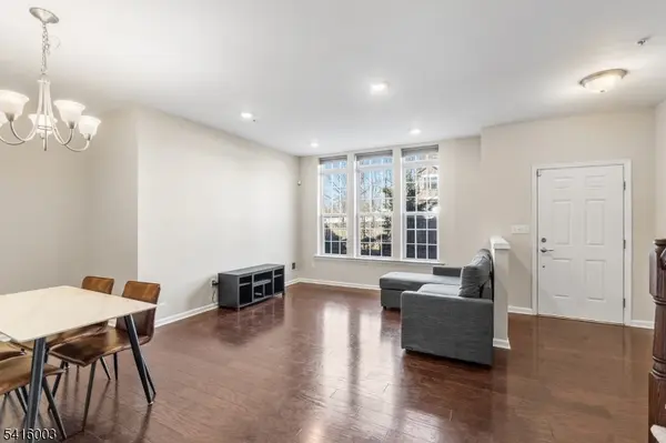 1514 Hudson Cir, Highland Park Boro, NJ 08904