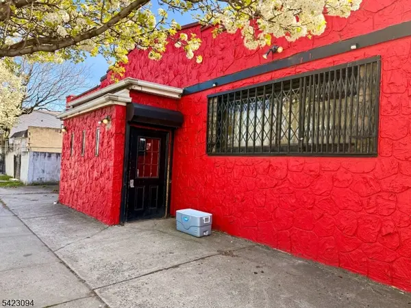 645 Magnolia Ave, Elizabeth City, NJ 07206