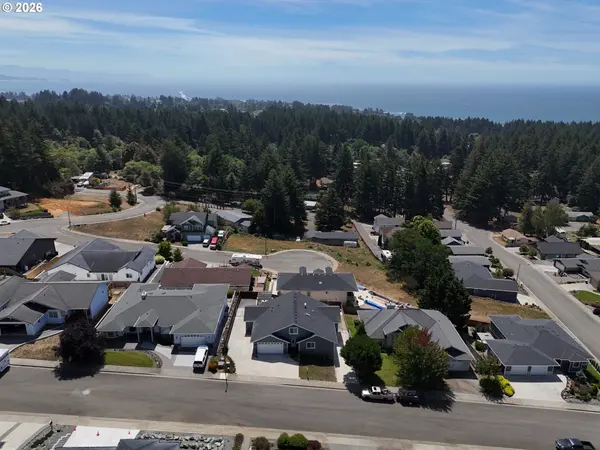 7175 VISTA RIDGE DR, Brookings, OR 97415