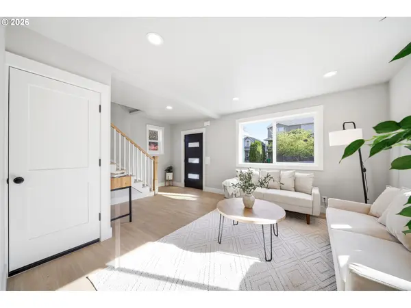 1925 SE SHERRETT ST, Portland, OR 97202