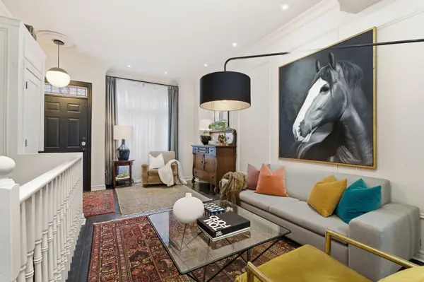 6 Old Trillium LN, Toronto C08, ON M5A 4T2