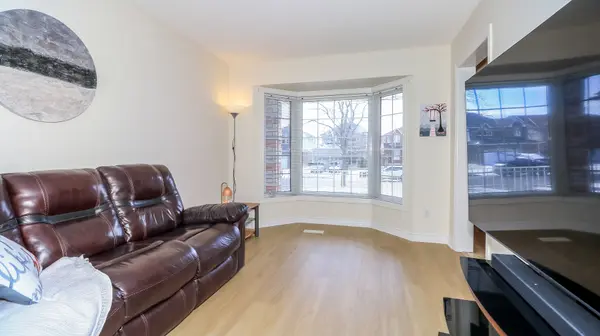 62 Birchwood DR, Barrie, ON L4M 6X8