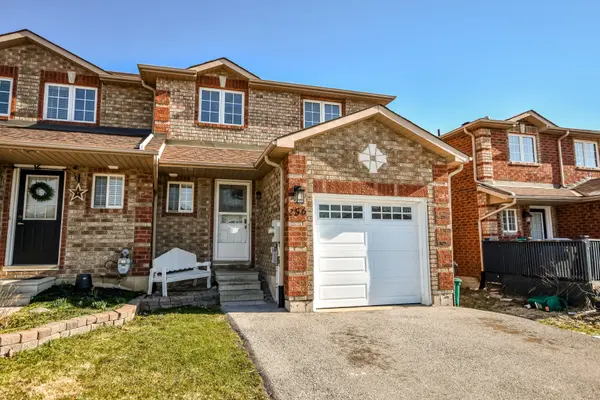 256 Dunsmore LN, Barrie, ON L4M 7A7