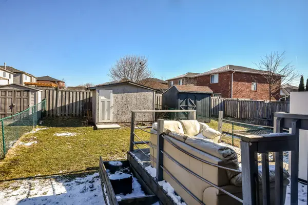 256 Dunsmore LN, Barrie, ON L4M 7A7