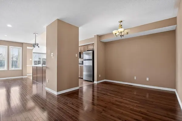 672 Pepperville CRES E, Kanata, ON K2M 0E4