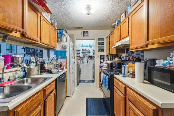 1109 Mountain View Street, Glenn Heights, TX 75154