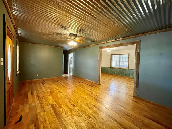 20519 County Road 4114, Lindale, TX 75771