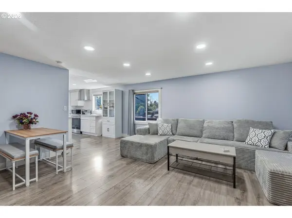 622 SE 111TH AVE, Portland, OR 97216