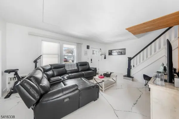 157 Hillside Rd, Elizabeth City, NJ 07208