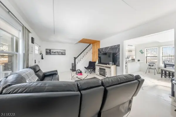 157 Hillside Rd, Elizabeth City, NJ 07208