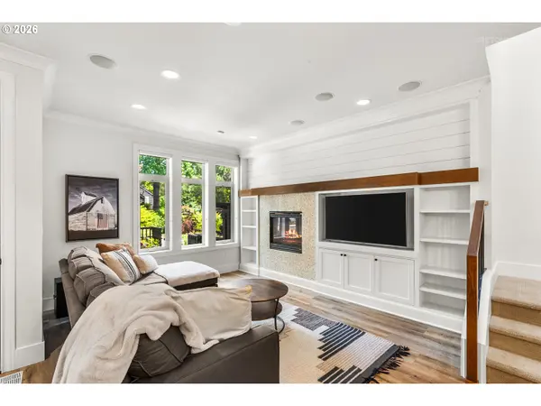 124 D AVE, Lake Oswego, OR 97034