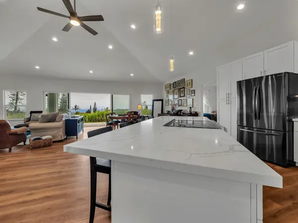 94-5774 KALAKAU ST, Naalehu, HI 96772