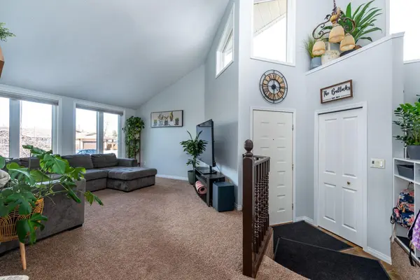 5411 26 Street, Lloydminster, AB T9V 2C5