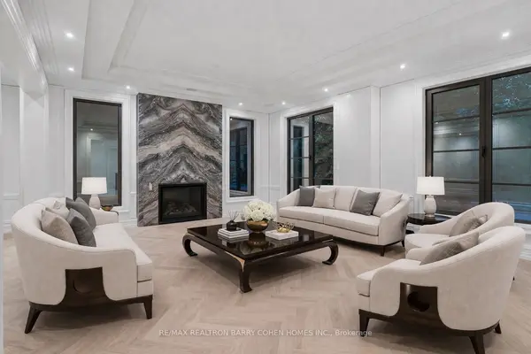 27 Penwood CRES, Toronto C13, ON M3B 3B1