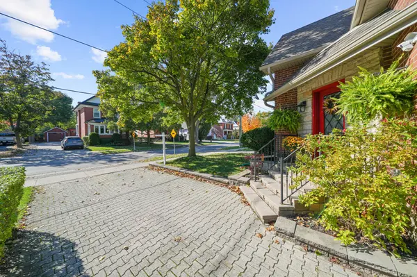 46 Elizabeth ST S, Brampton, ON L6Y 1R1