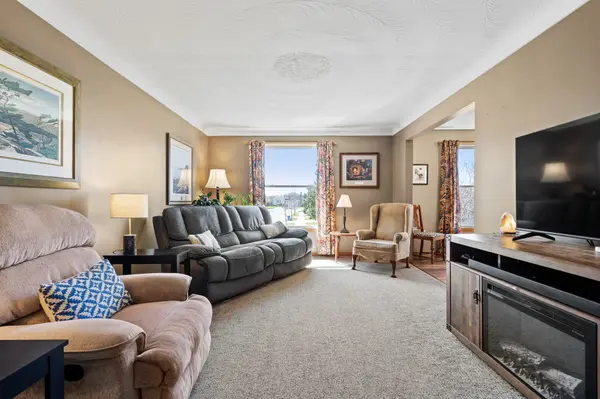 7847 Swan ST, Niagara Falls, ON L2H 2P8