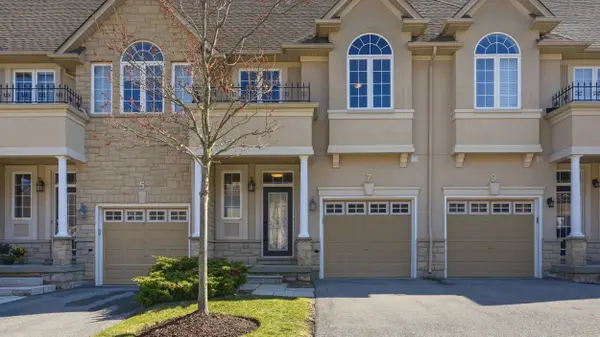 7 FOREST VALLEY CRES, Hamilton, ON L8H 0A7