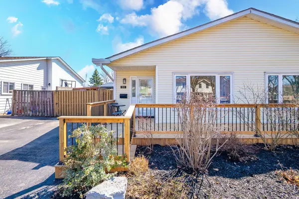 28 Golden Orchard DR, Hamilton, ON L9H 4Z8