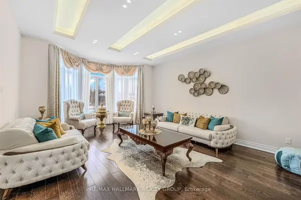 699 Ballycastle CRES, Blossom Park - Airport And Area, ON K1X 0A4