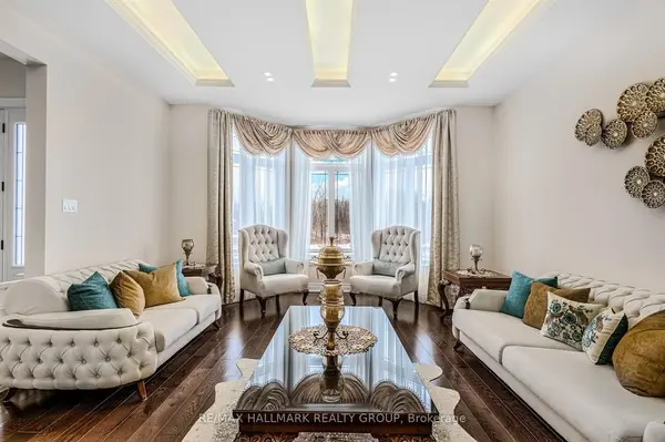 699 Ballycastle CRES, Blossom Park - Airport And Area, ON K1X 0A4