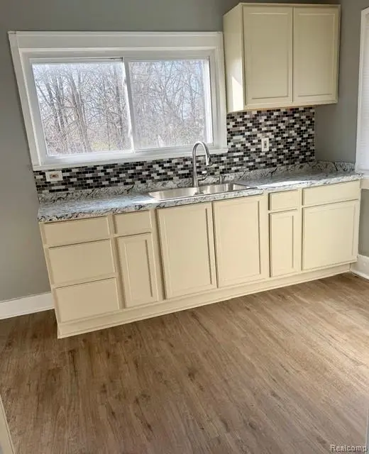 1601 Forest Hill AVE, Flint, MI 48504