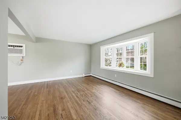 17 Donald Ave, Newton Town, NJ 07860